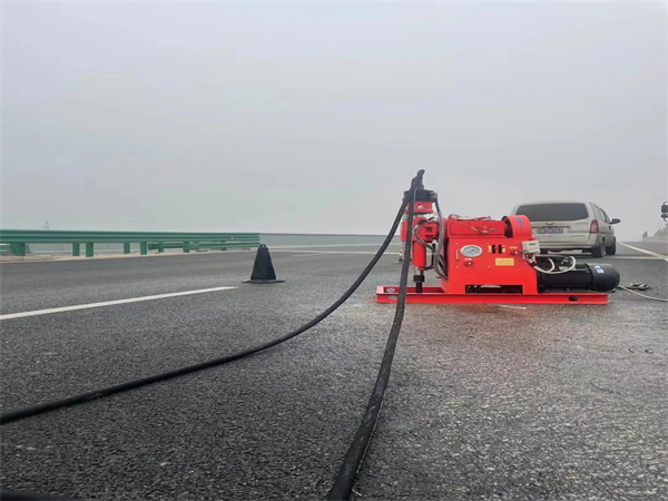 天等马路路基路面开裂下沉注浆加固灌浆